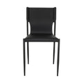 **Chaise moderne en plastique noir, design ergonomique et minimaliste**